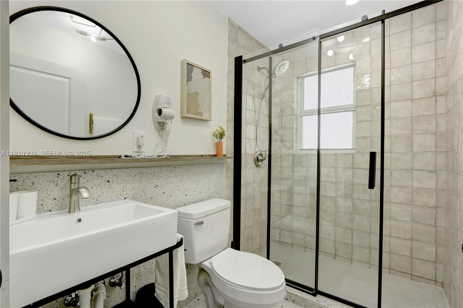 A11810309 Property Photo 13
