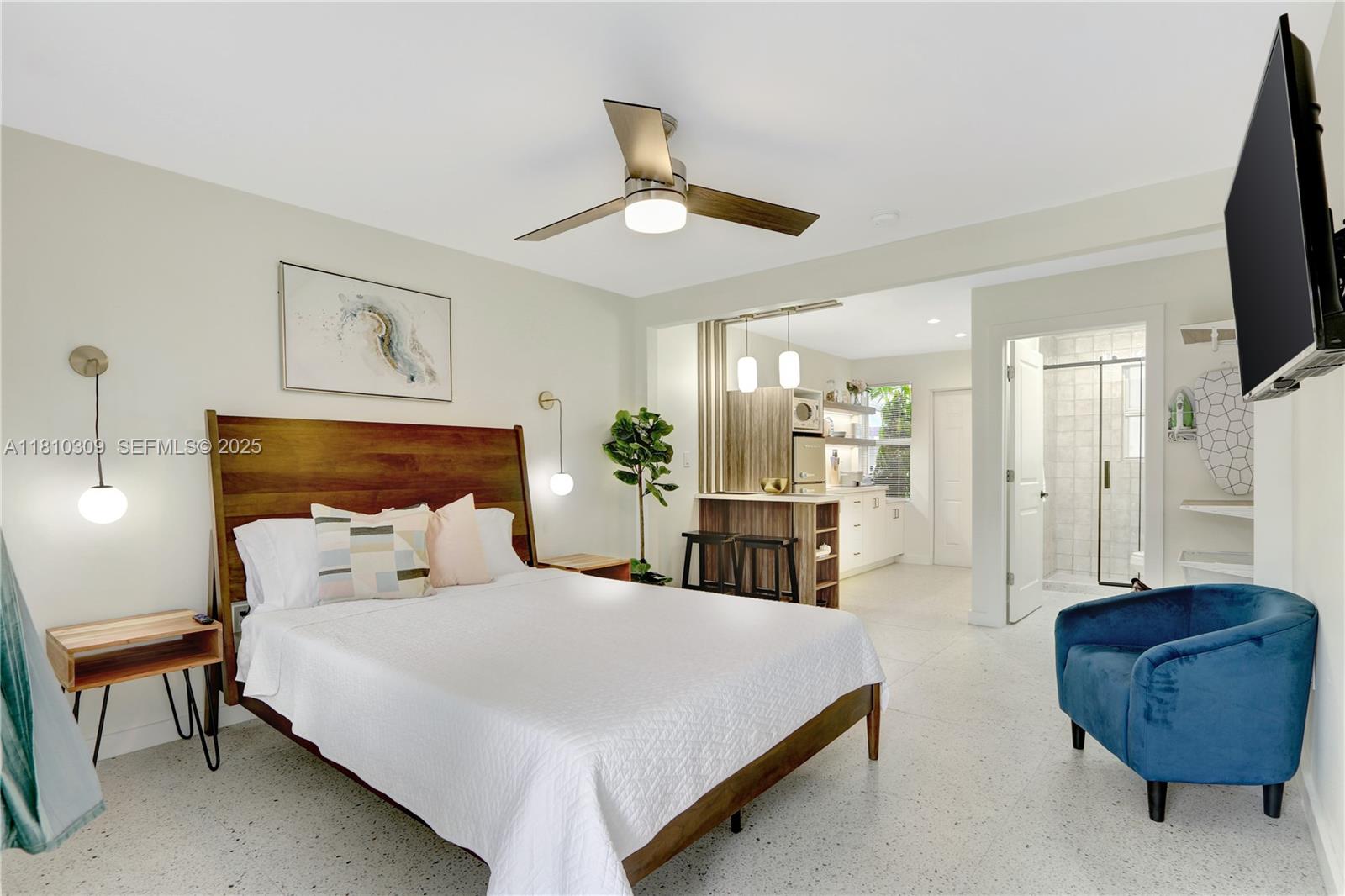 A11810309 Property Photo 14