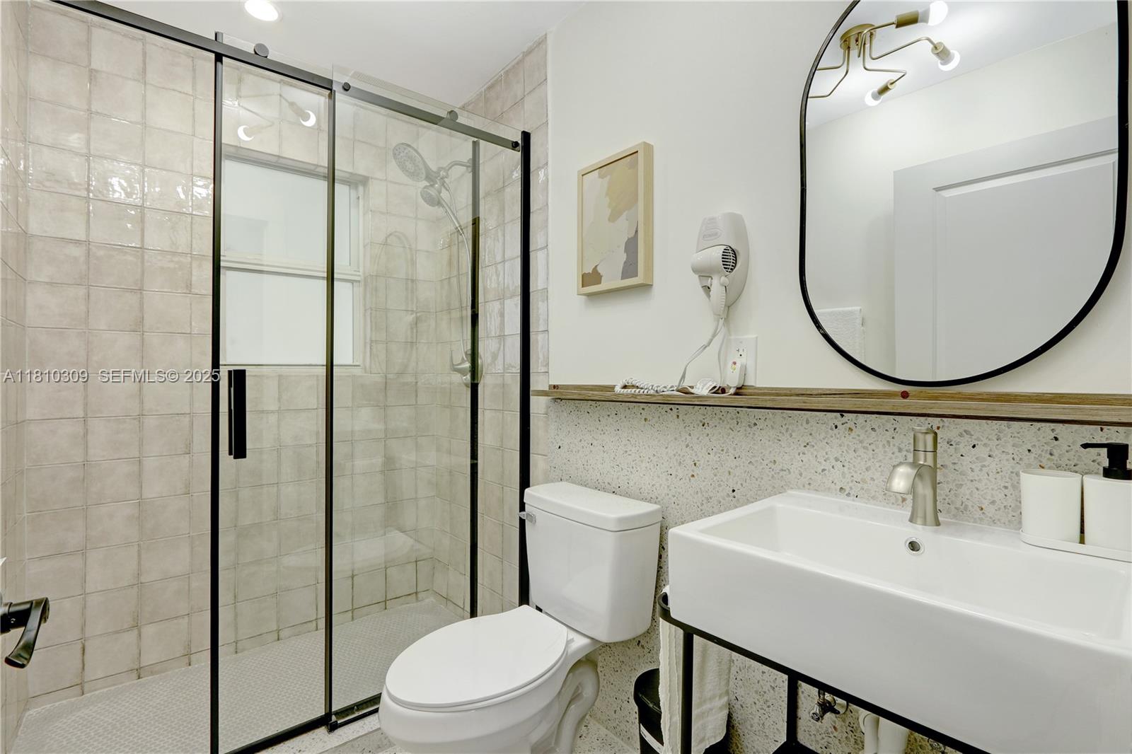 A11810309 Property Photo 23