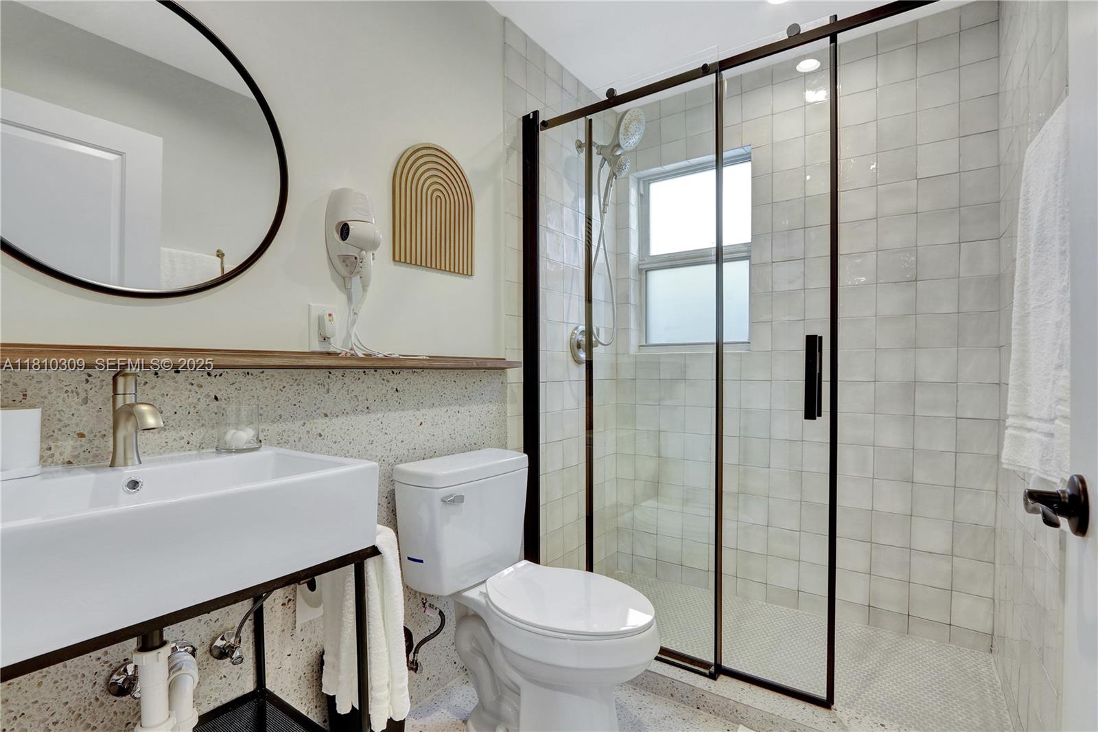A11810309 Property Photo 27