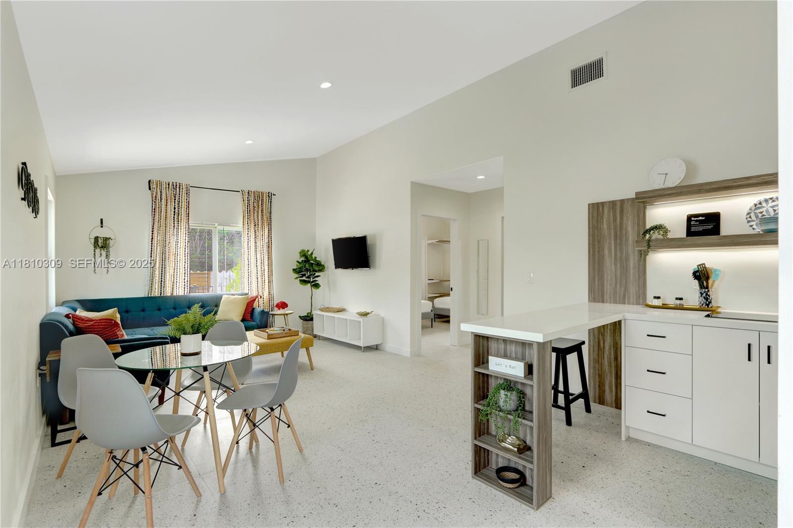 A11810309 Property Photo 29
