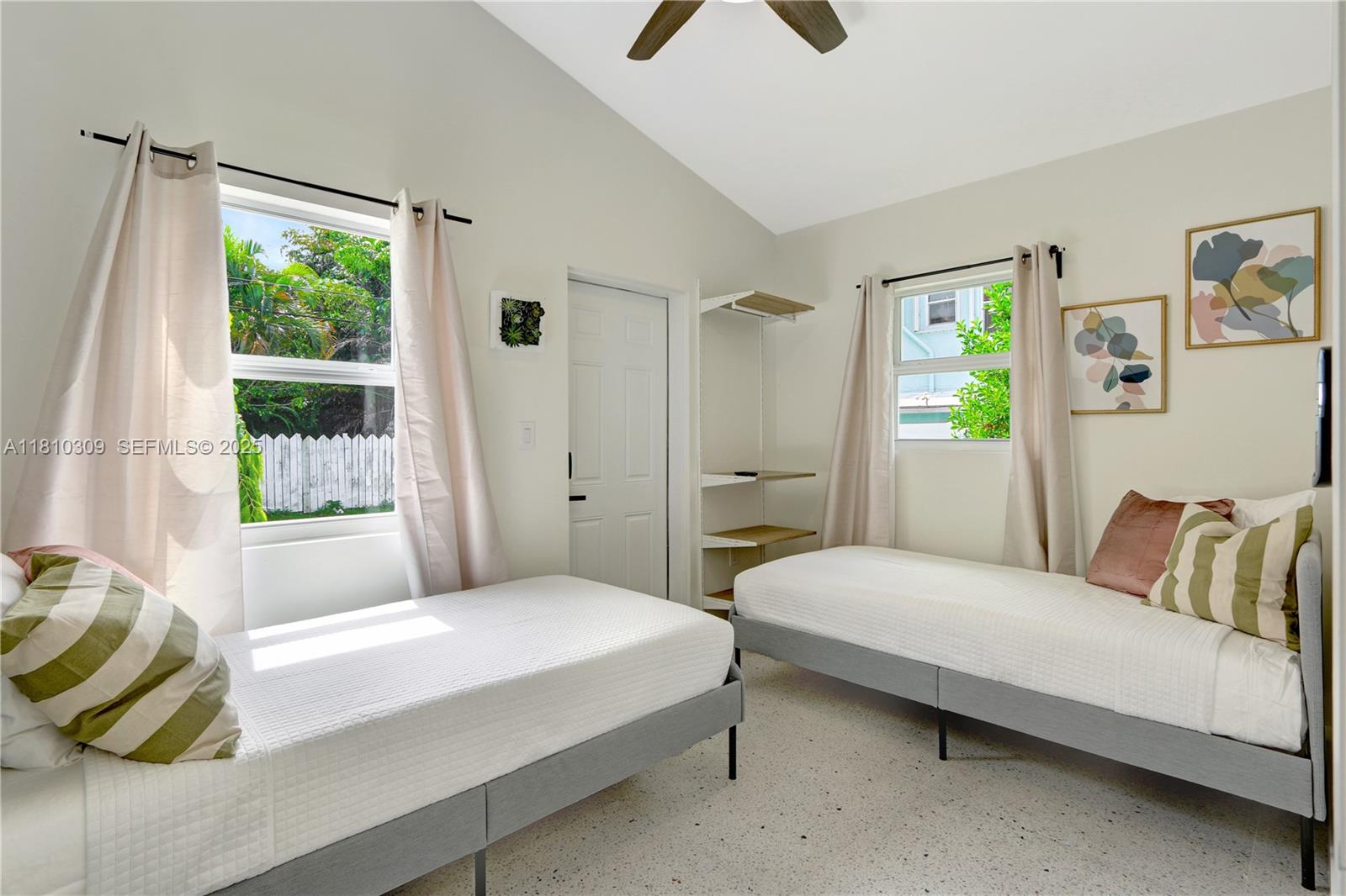 A11810309 Property Photo 31
