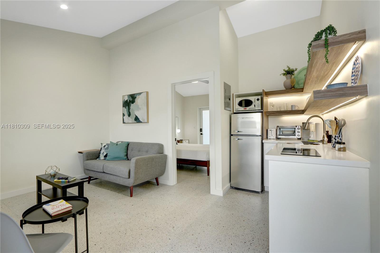 A11810309 Property Photo 33