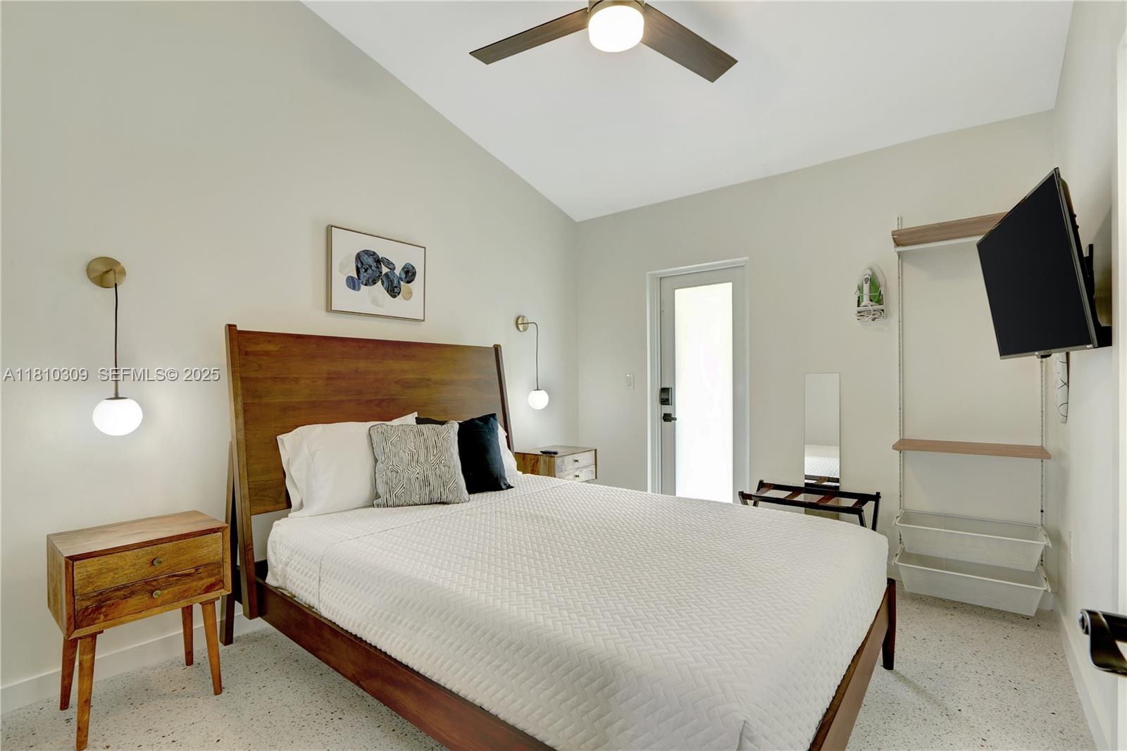 A11810309 Property Photo 34