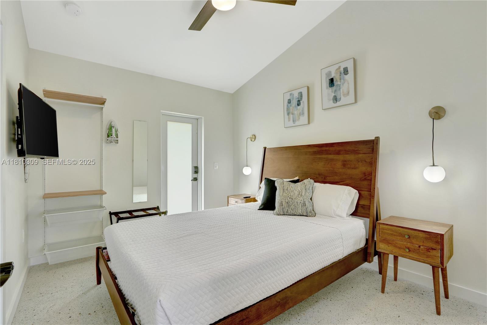 A11810309 Property Photo 38