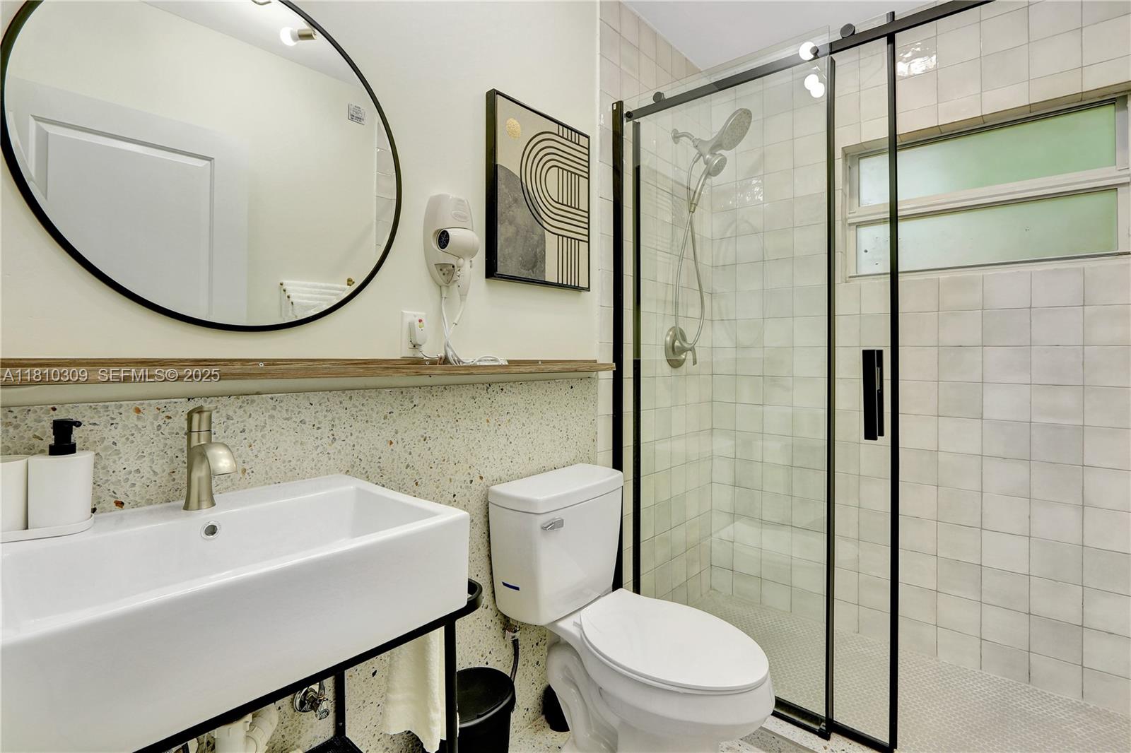 A11810309 Property Photo 43