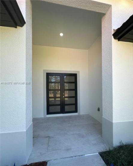 2002 E 13th Street Property Photo 4