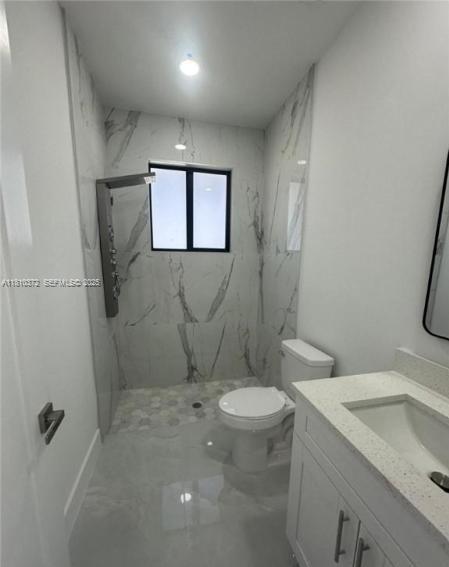 2002 E 13th Street Property Photo 17