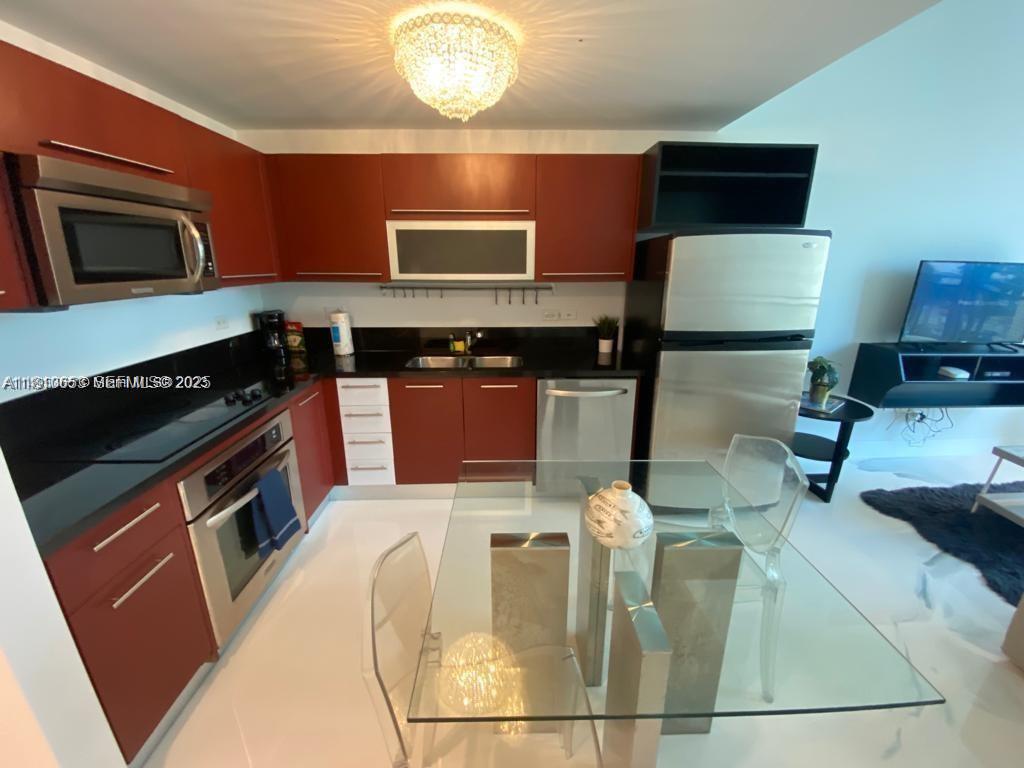 244 Biscayne Boulevard 643 Property Photo 7