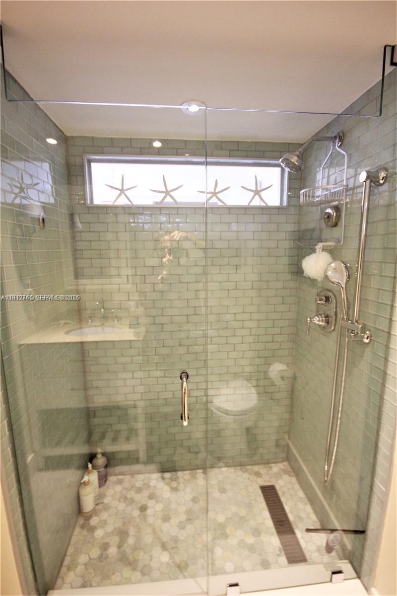 5161 Collins Avenue 315 Property Photo 18