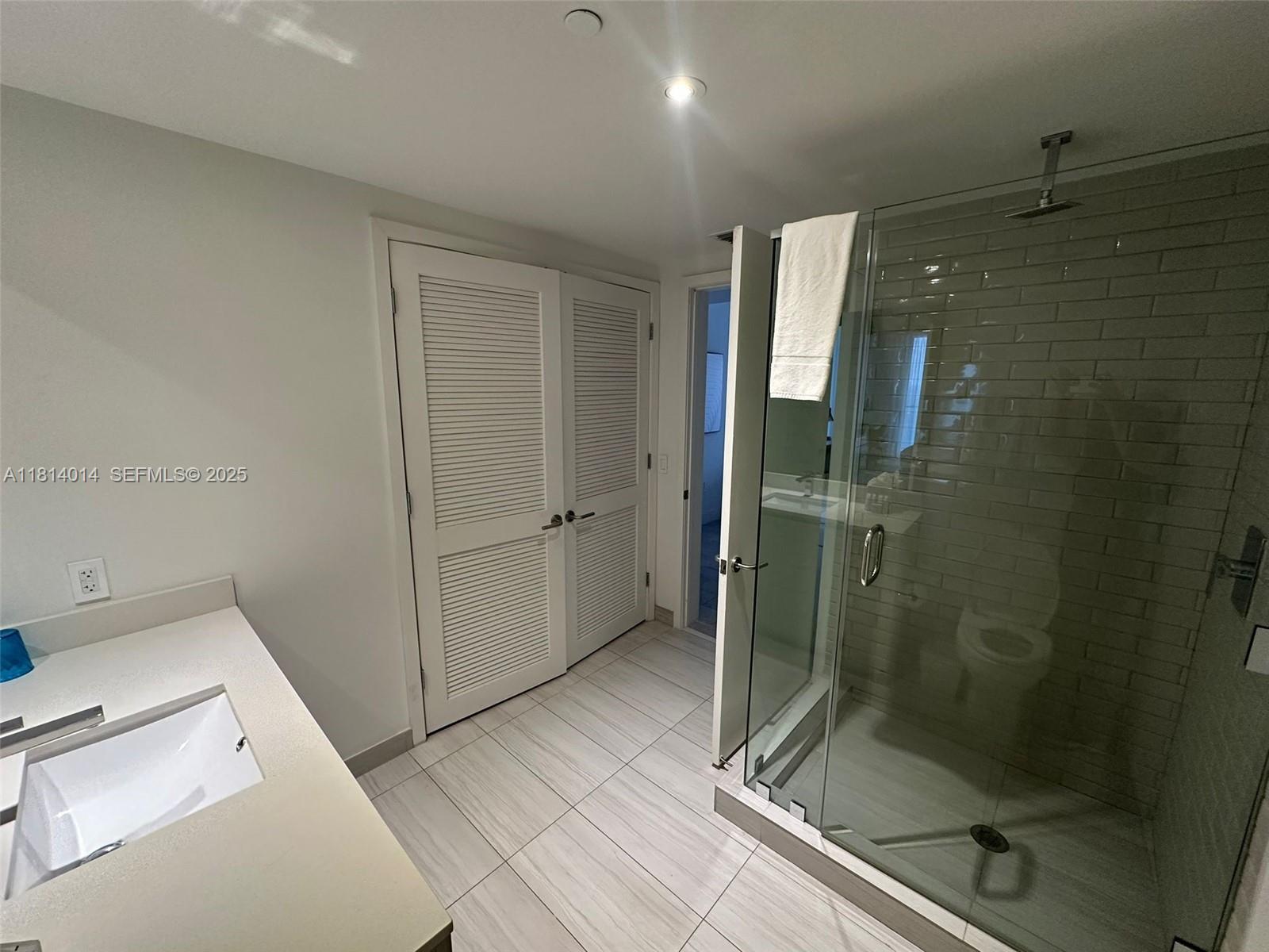 4010 S Ocean Drive R1707 Property Photo 9