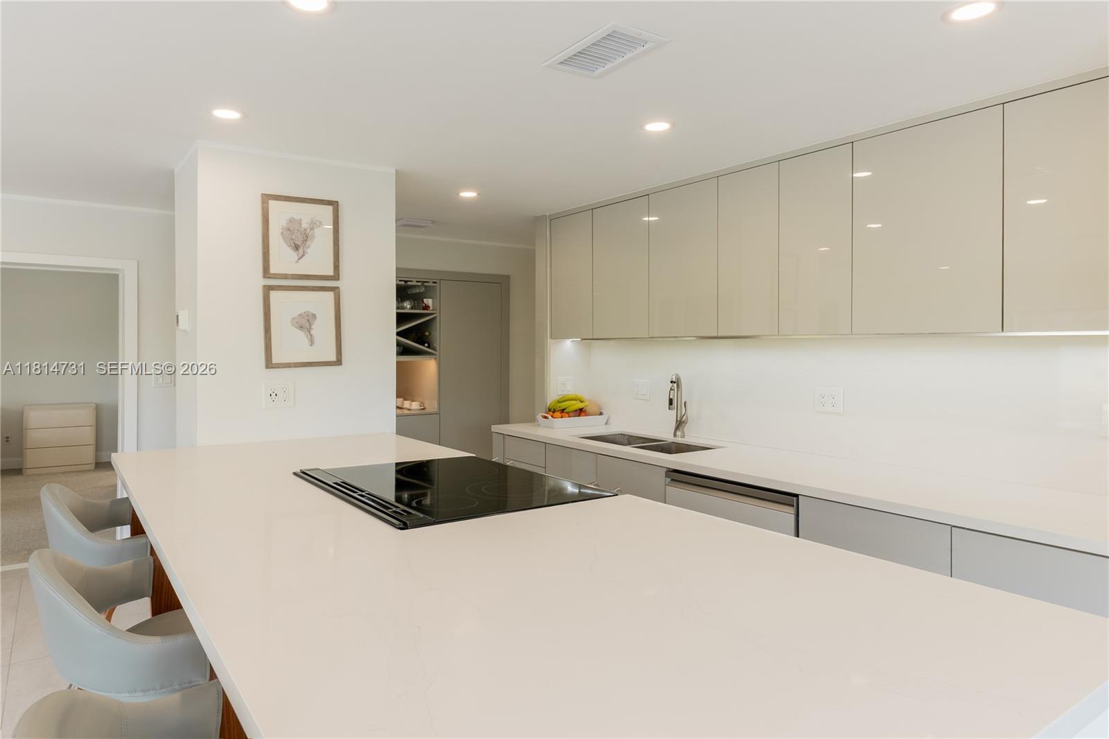120 Golden Isles Drive 33b Property Photo 15