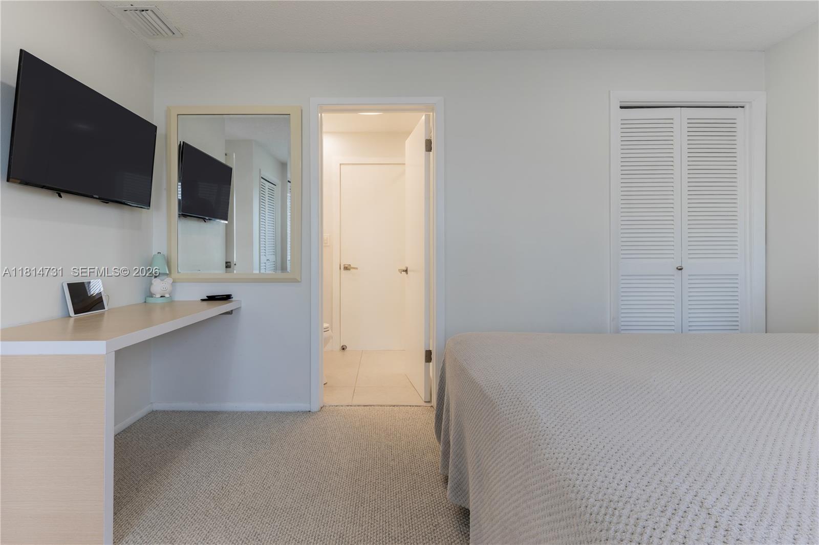 120 Golden Isles Drive 33b Property Photo 22
