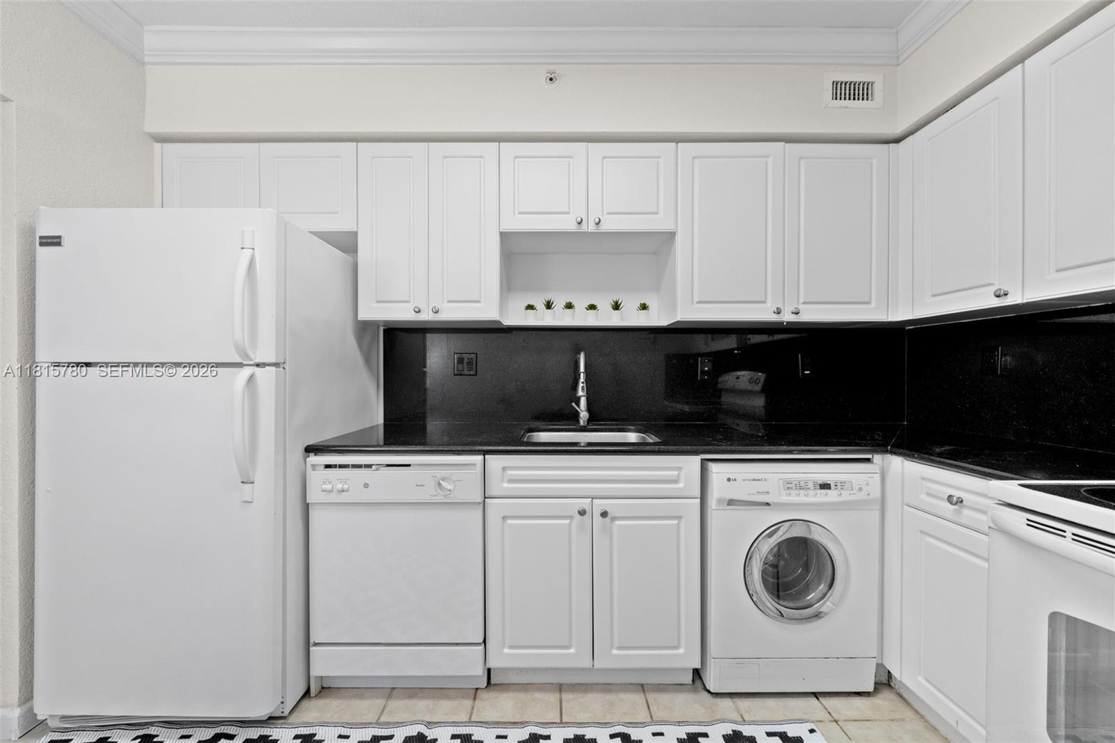 2501 S Ocean Drive Ph39 Property Photo 18
