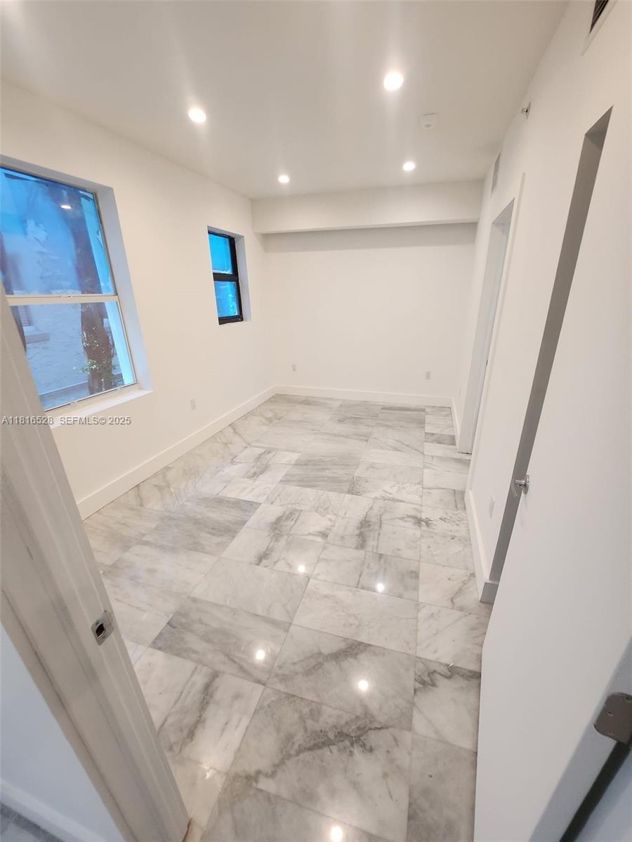 A11816528 Property Photo 2