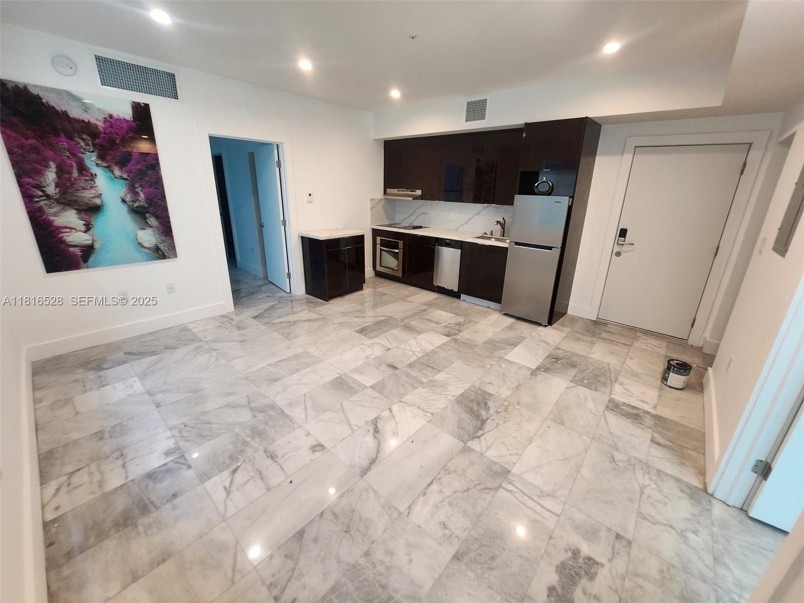 A11816528 Property Photo 5