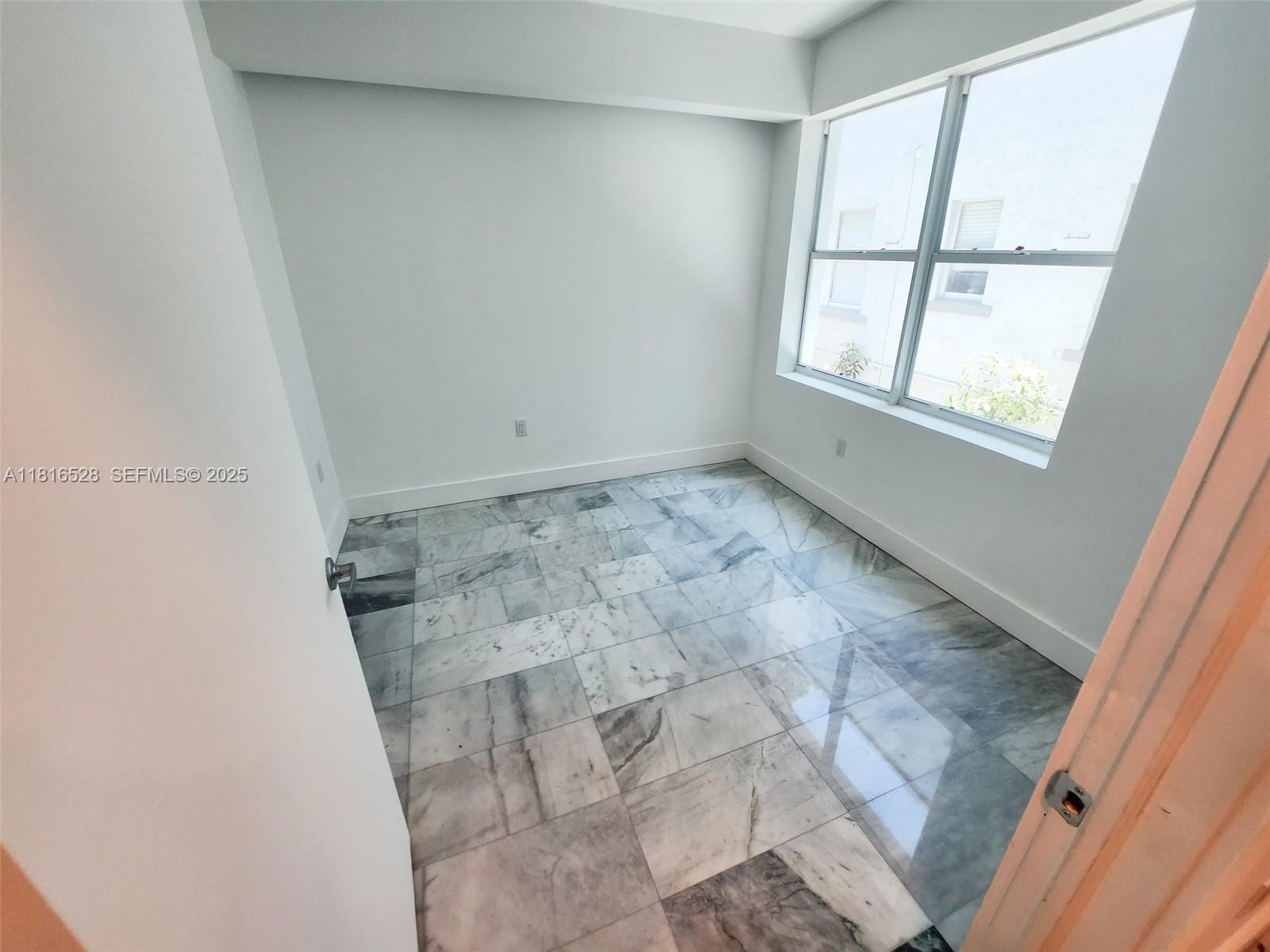 A11816528 Property Photo 6