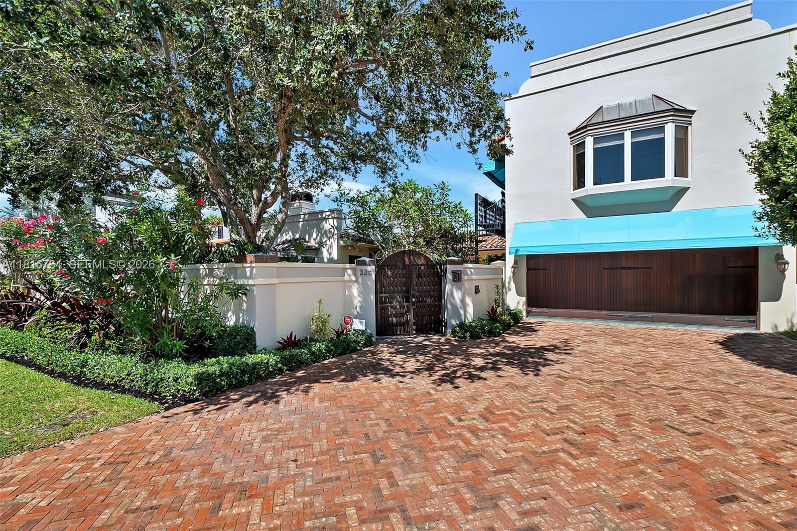 325 Bontona Avenue Property Photo 1