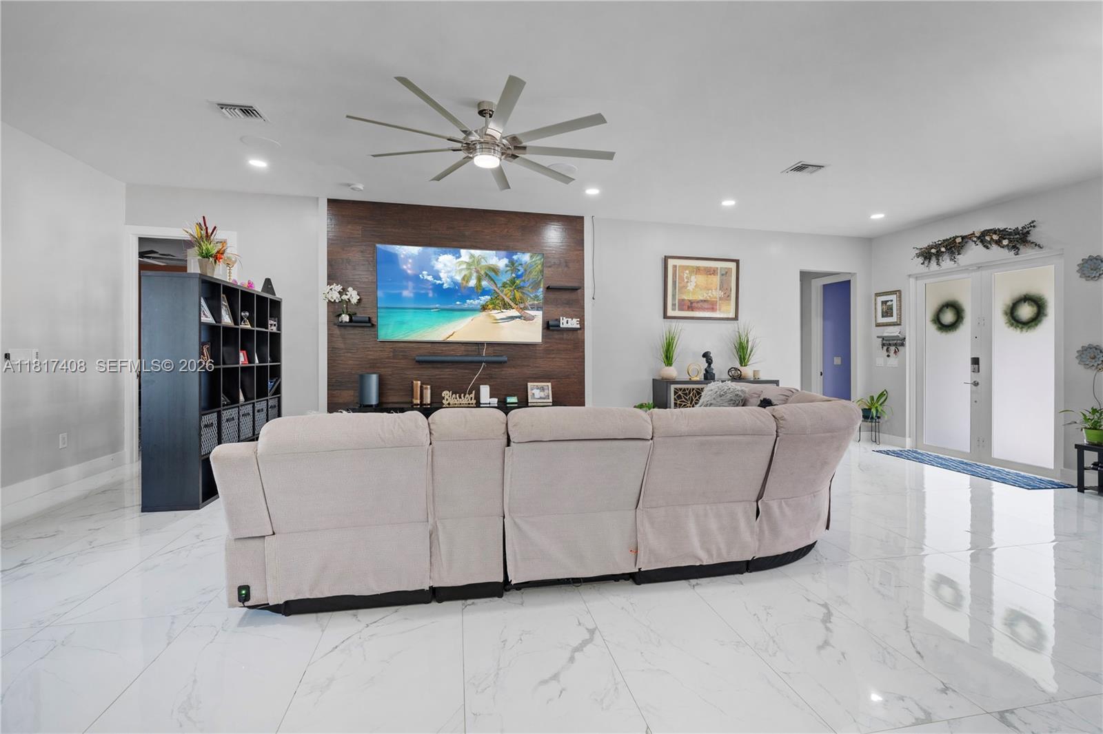 304 Bradley Property Photo 10