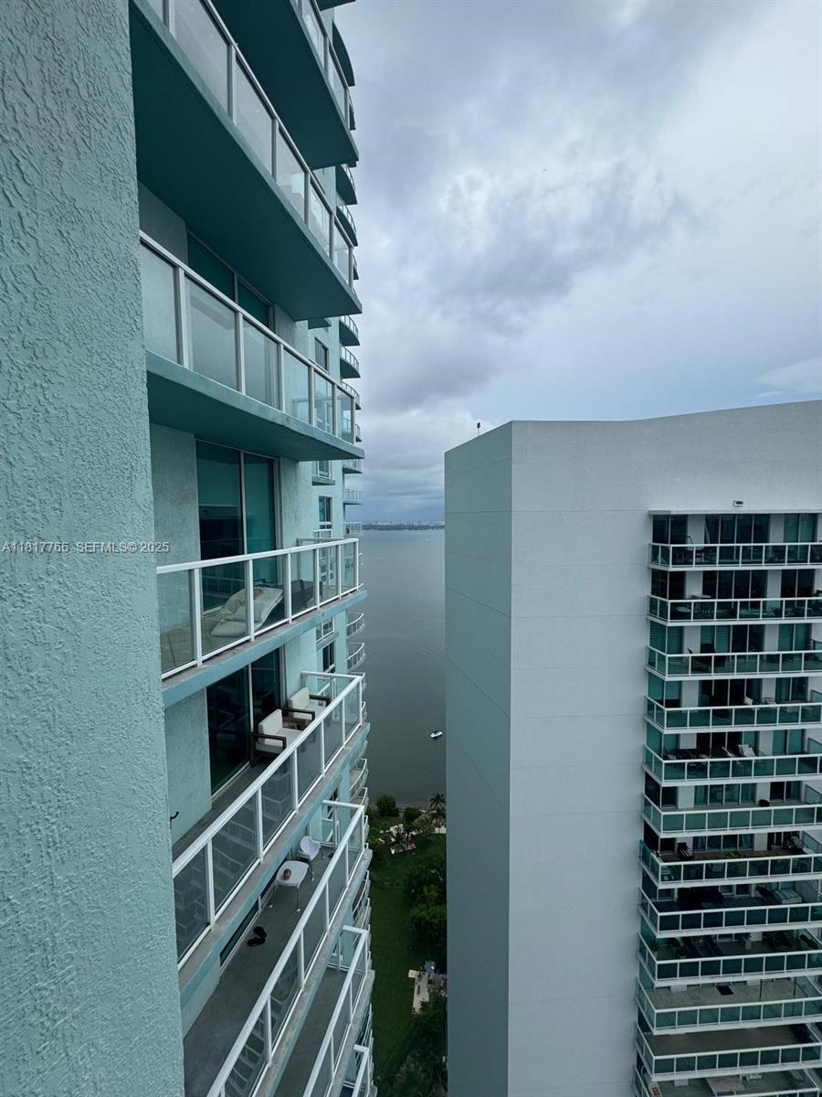 1900 N Bayshore Drive 3909 Property Photo 9