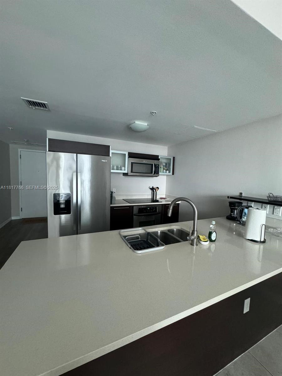 1900 N Bayshore Drive 3909 Property Photo 12