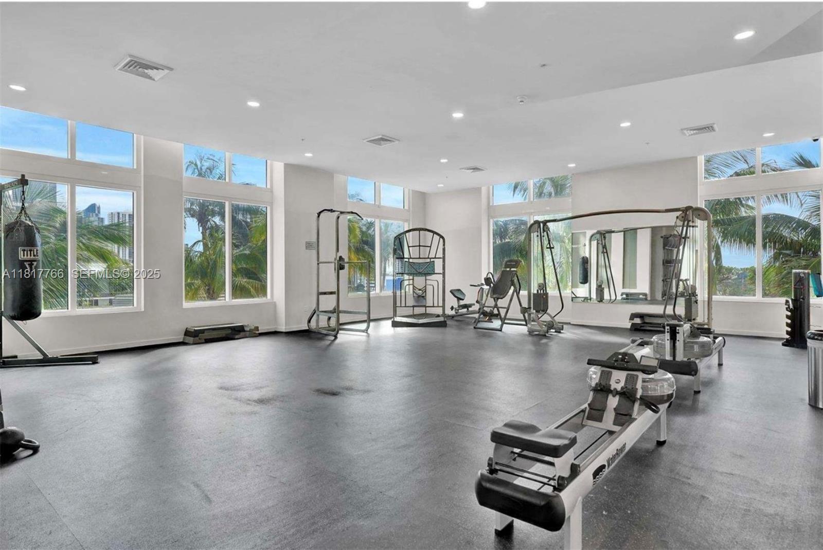 1900 N Bayshore Drive 3909 Property Photo 15