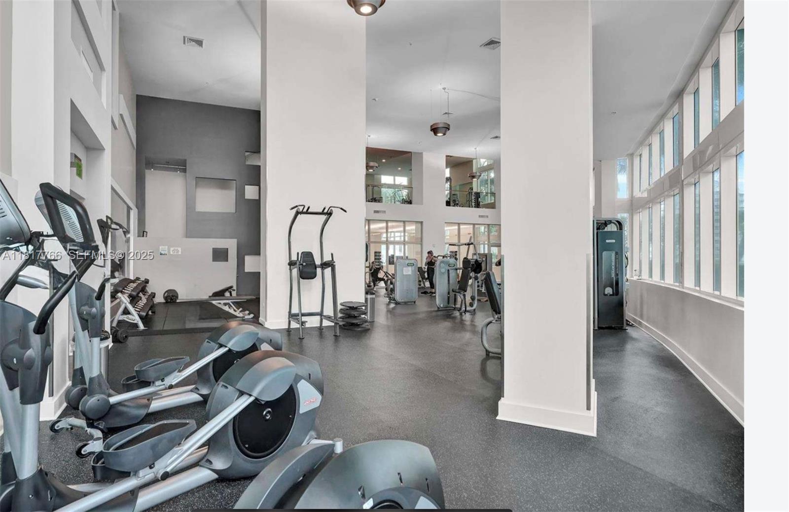1900 N Bayshore Drive 3909 Property Photo 16