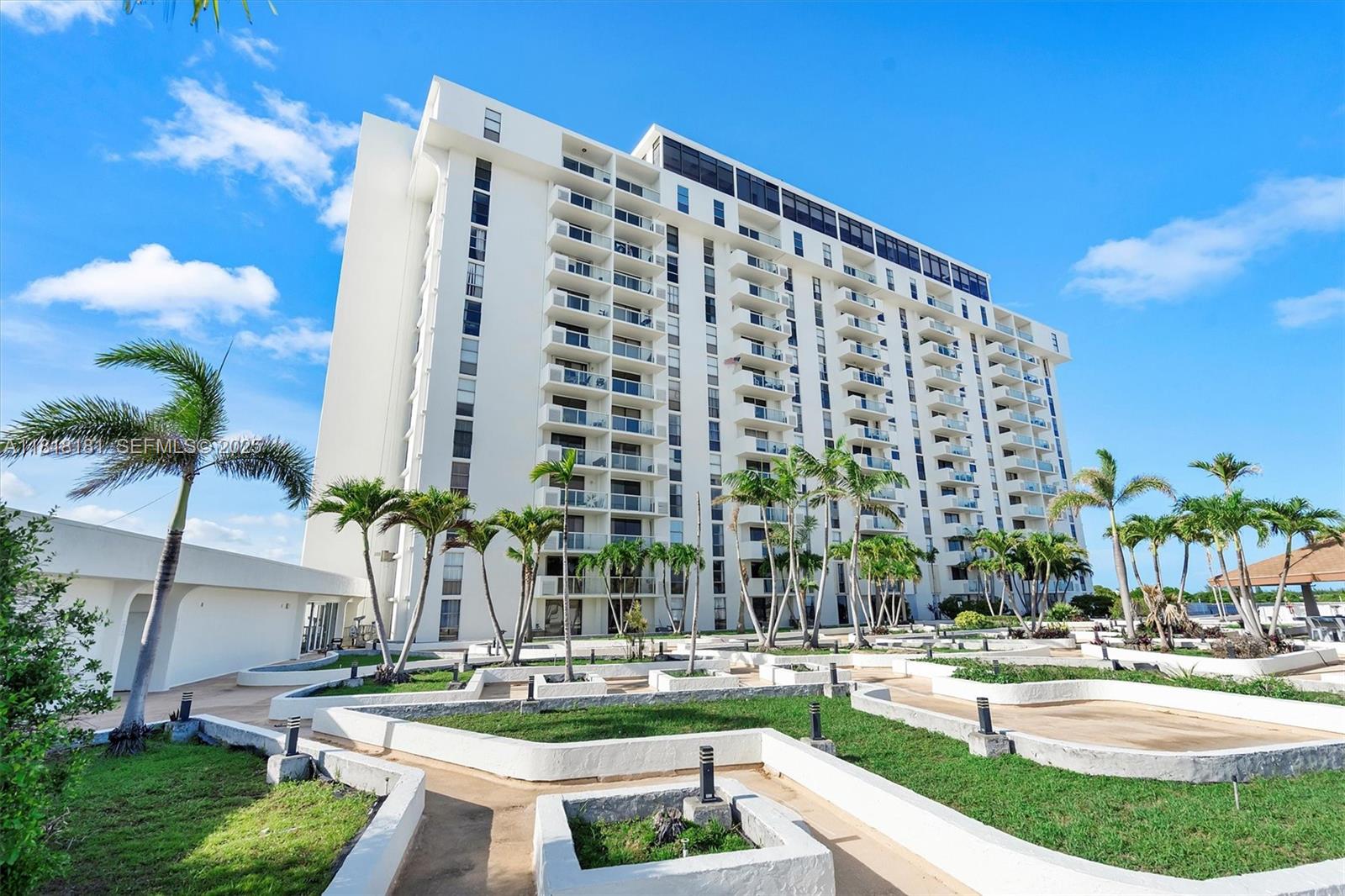 13499 Biscayne Boulevard 602 Property Photo 1