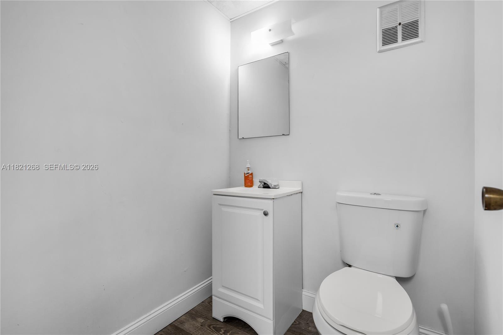 7460 Nw 82nd 7500 Property Photo 6
