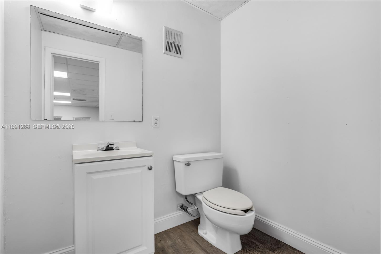 7460 Nw 82nd 7500 Property Photo 11