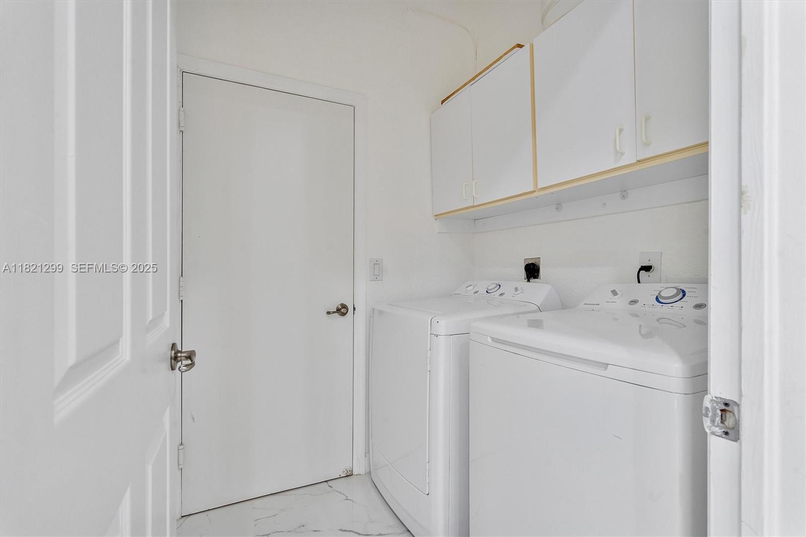 1382 Harbor View W Property Photo 39
