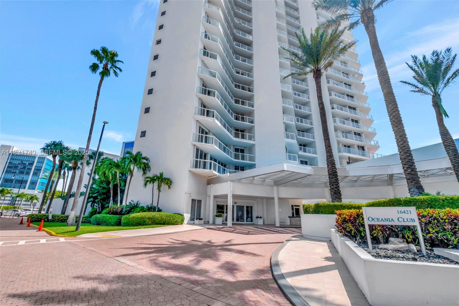 16425 Collins Avenue 311
