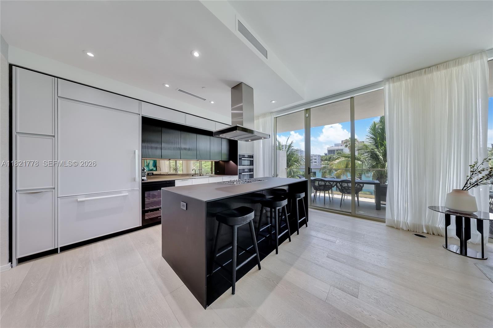 300 Collins Avenue 3d Property Photo 4