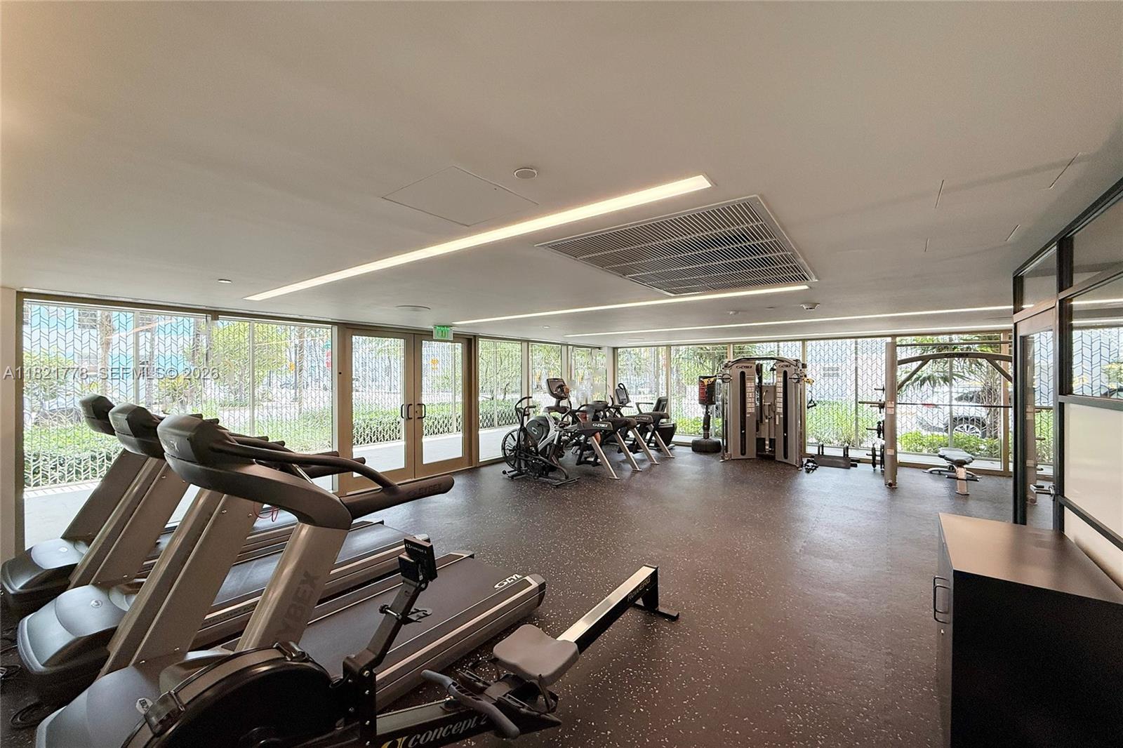 300 Collins Avenue 3d Property Photo 18