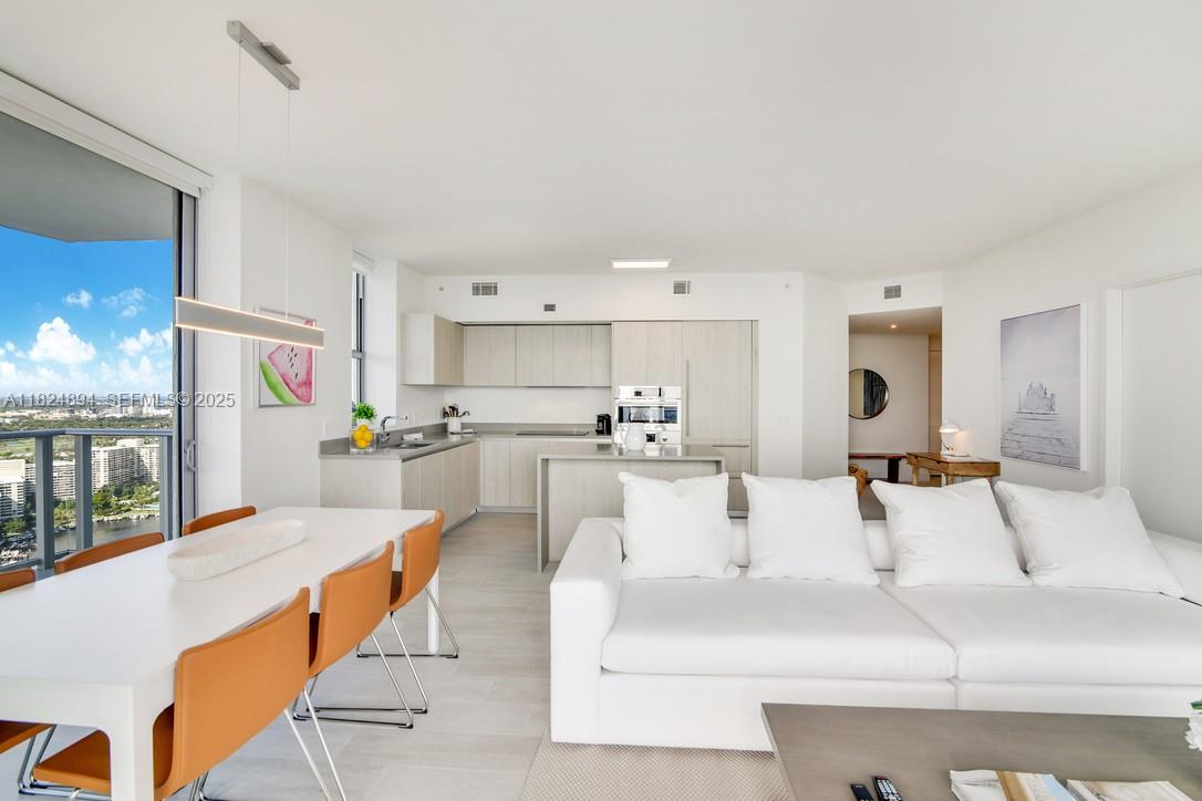 4010 S Ocean Drive T3708 Property Photo 2