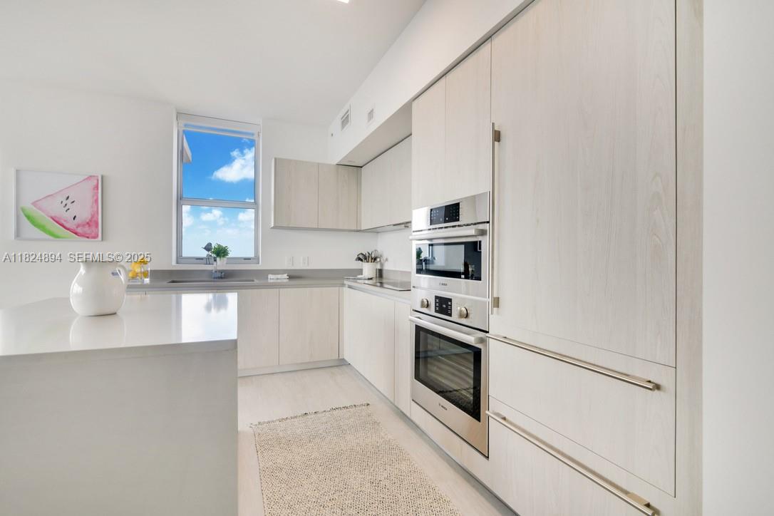 4010 S Ocean Drive T3708 Property Photo 8