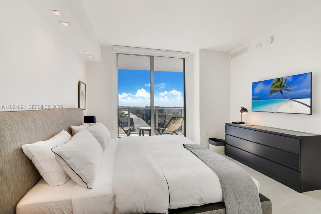4010 S Ocean Drive T3708 Property Photo 11