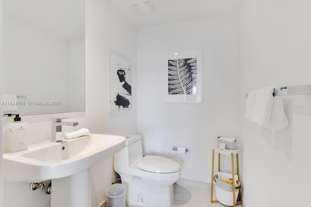 4010 S Ocean Drive T3708 Property Photo 14