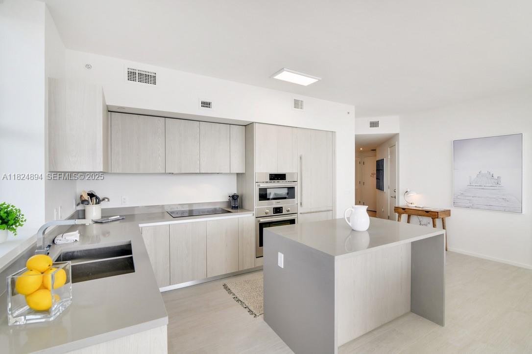 4010 S Ocean Drive T3708 Property Photo 21
