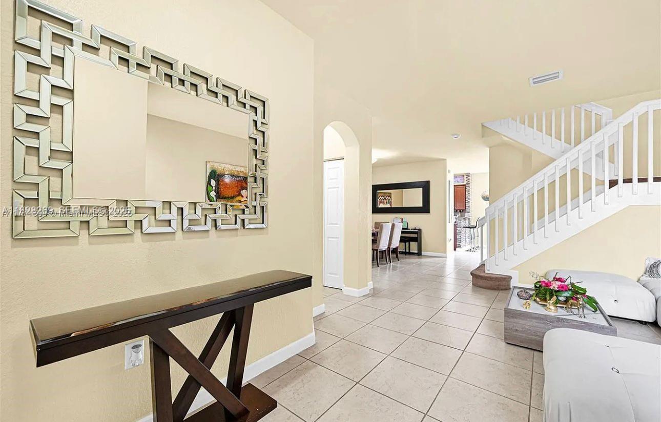 A11828269 Property Photo 2