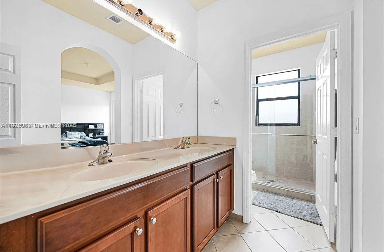 A11828269 Property Photo 7
