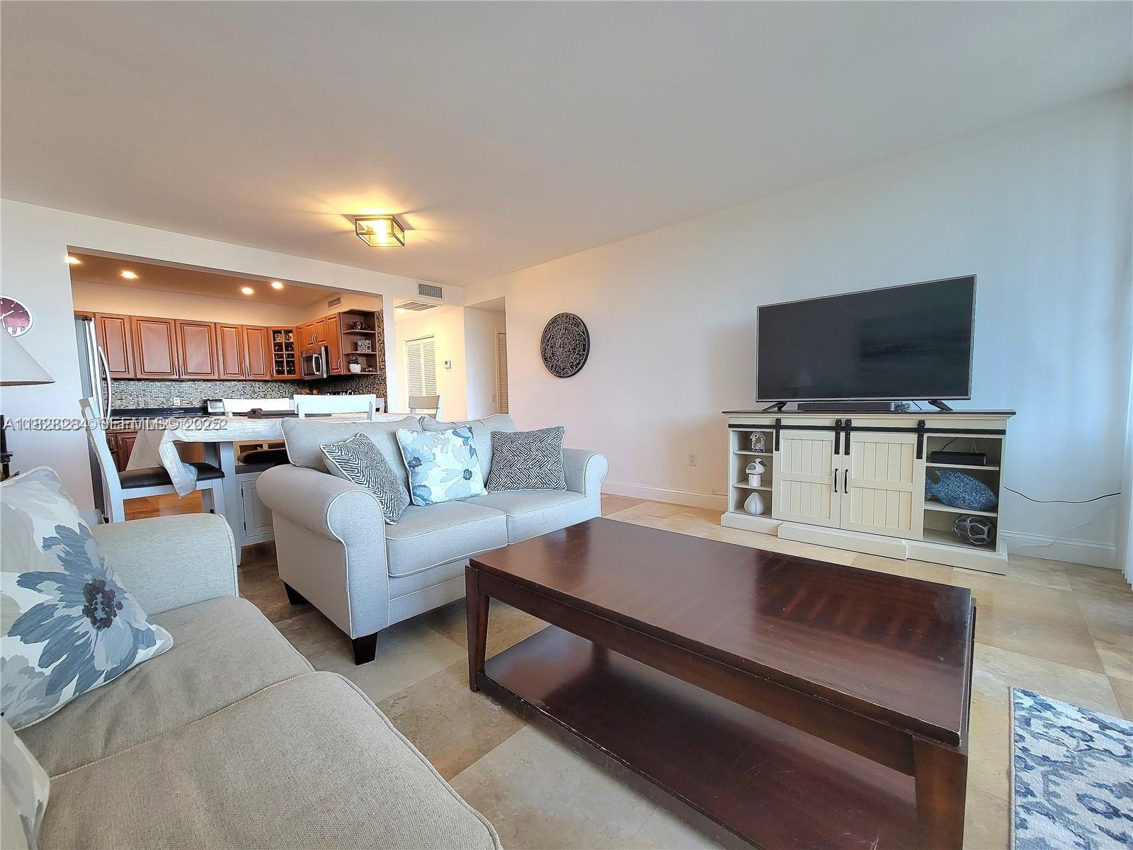 3505 S Ocean Drive 320 Property Photo 5