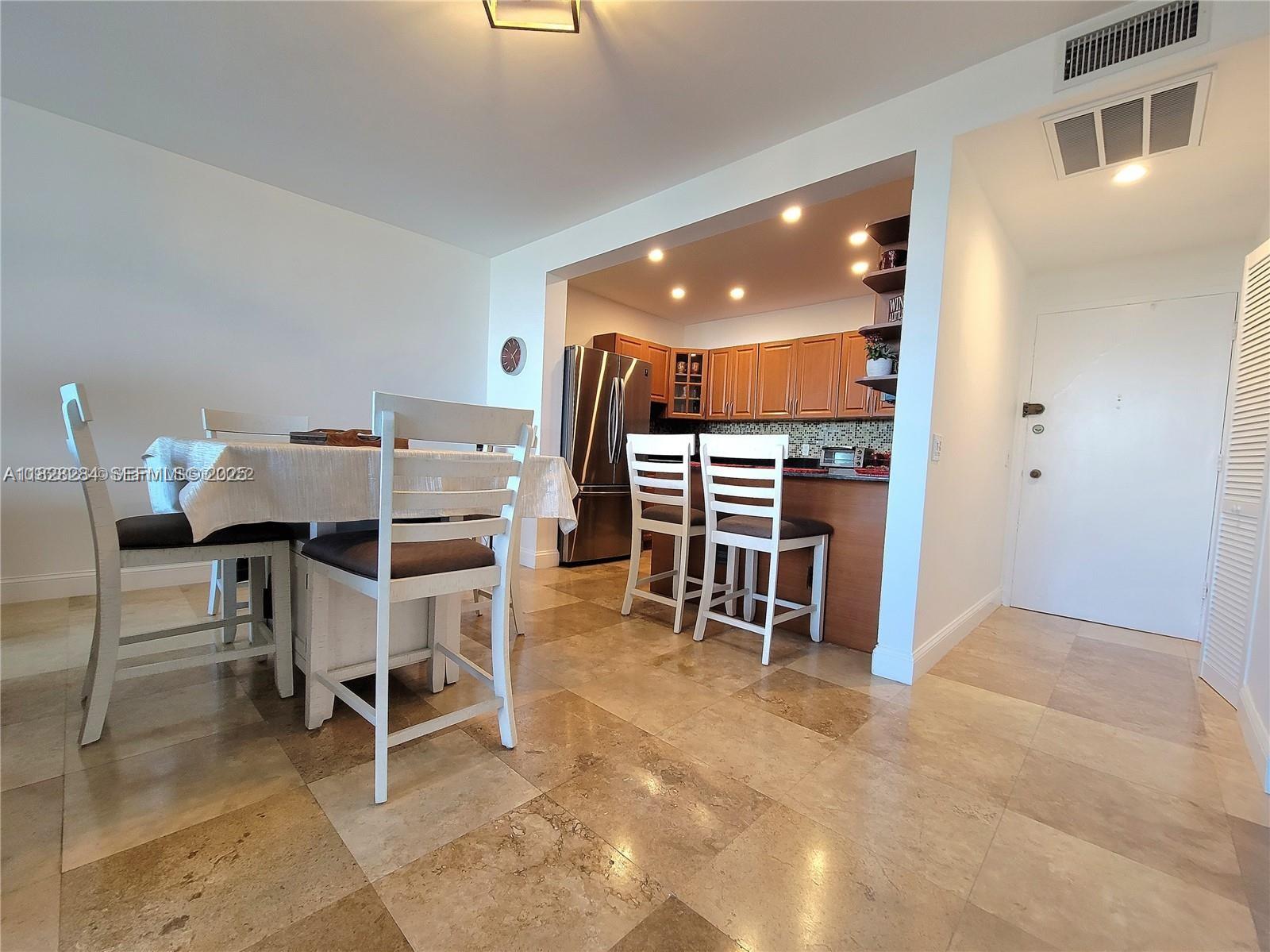 3505 S Ocean Drive 320 Property Photo 8