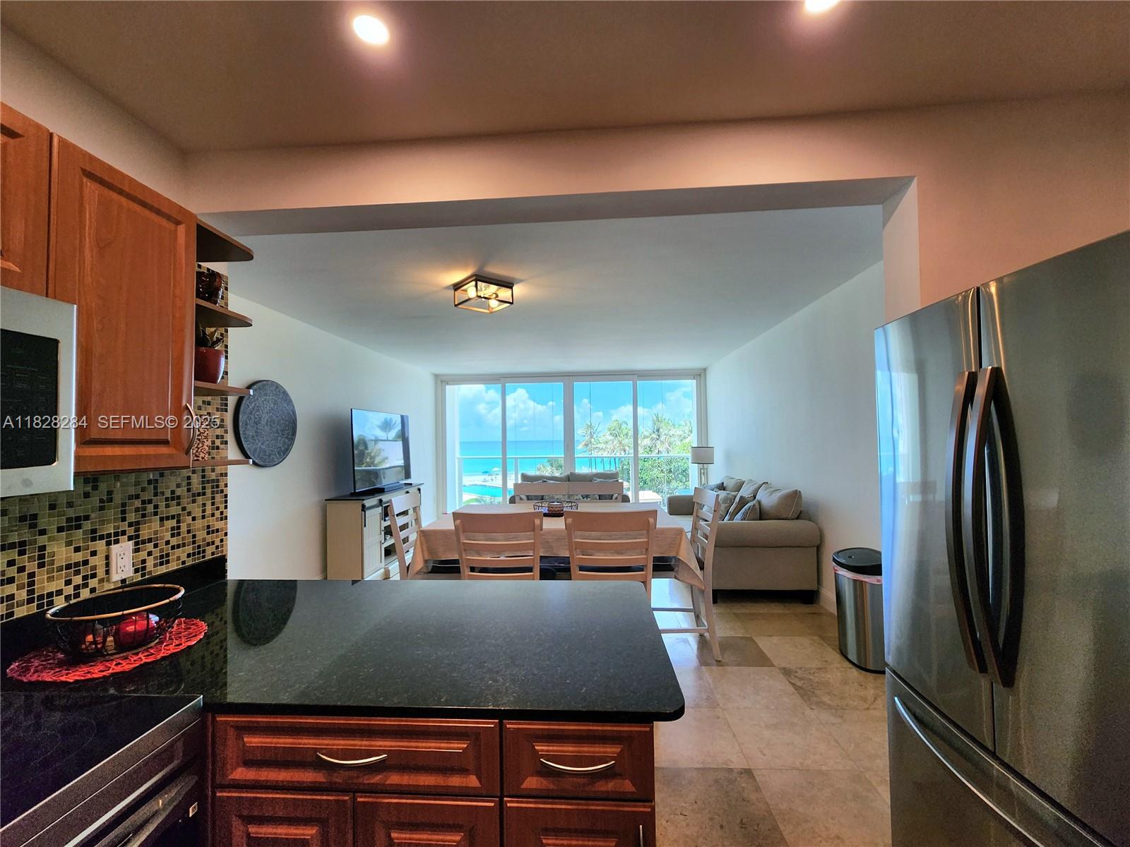 3505 S Ocean Drive 320 Property Photo 9
