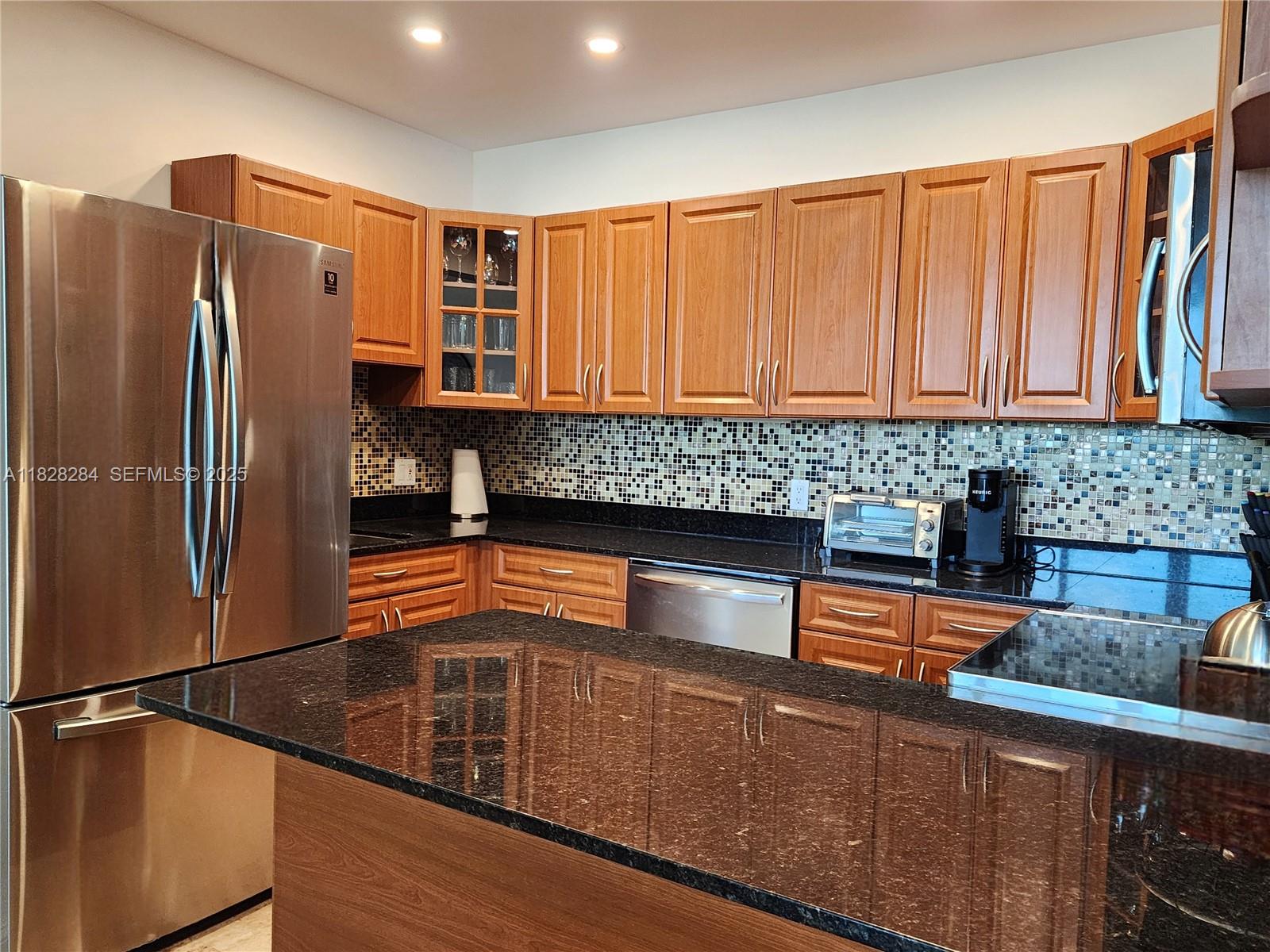 3505 S Ocean Drive 320 Property Photo 10