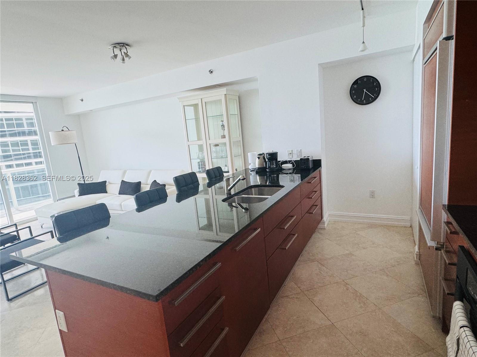A11828362 Property Photo 12