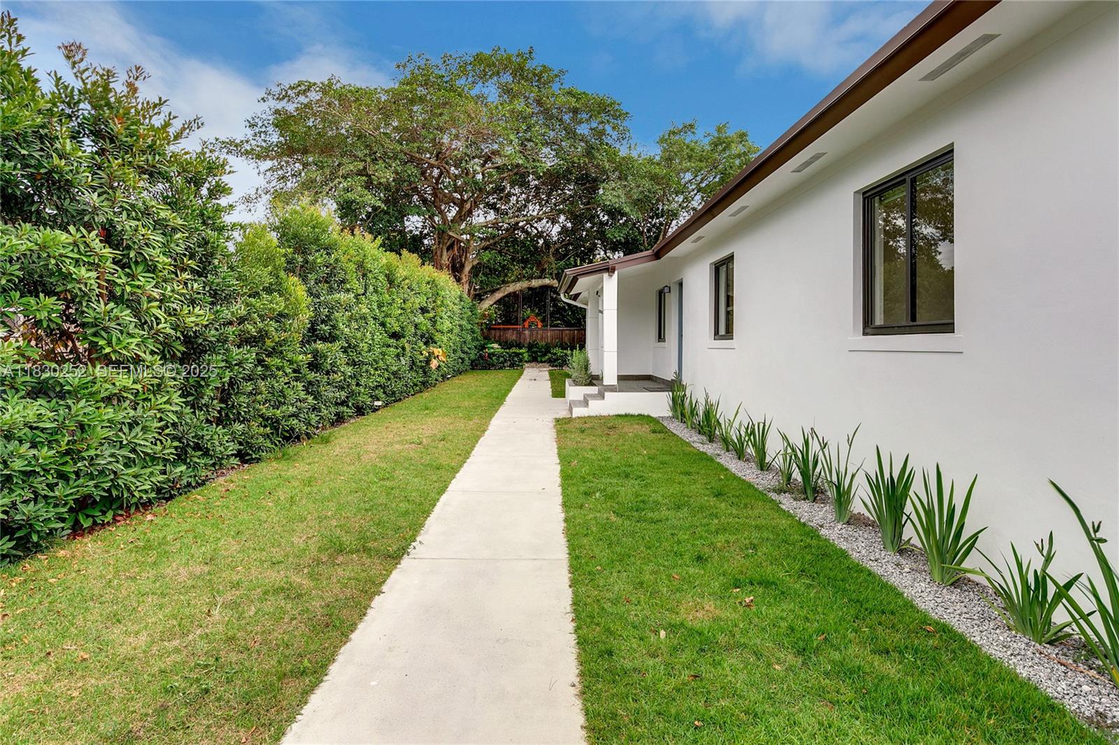 36 Nw 52nd Street Property Photo 3