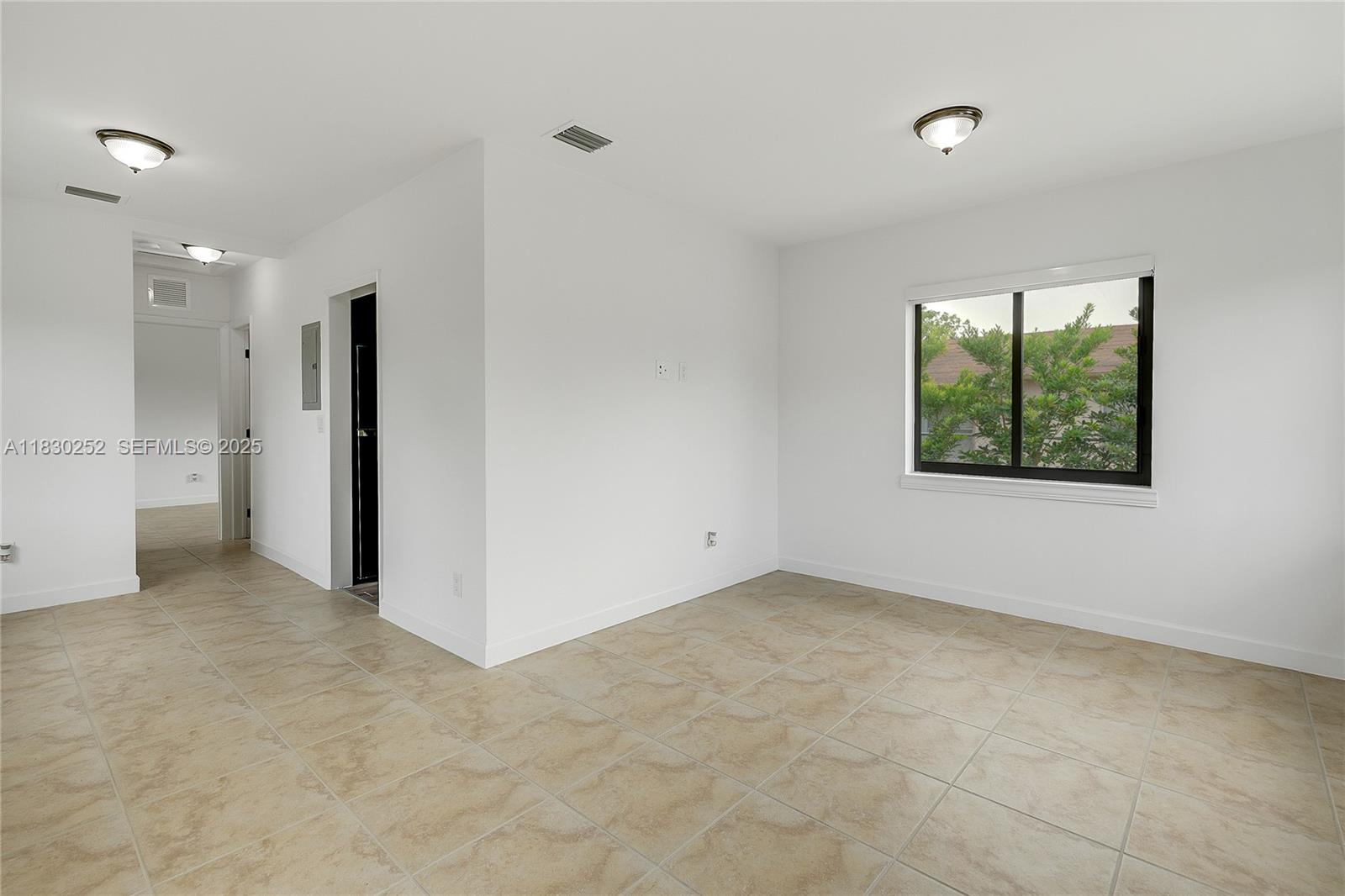 36 Nw 52nd Street Property Photo 10