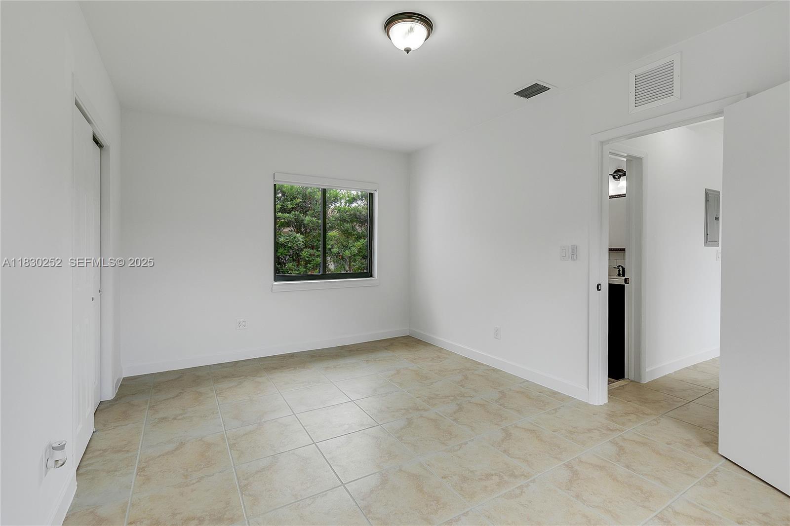 36 Nw 52nd Street Property Photo 16