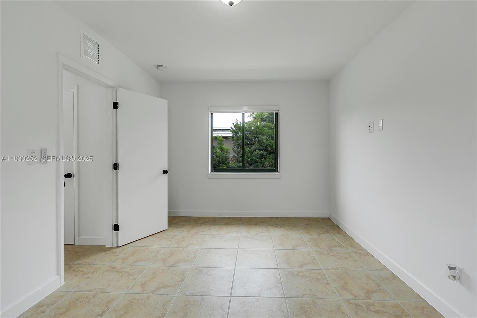 36 Nw 52nd Street Property Photo 17